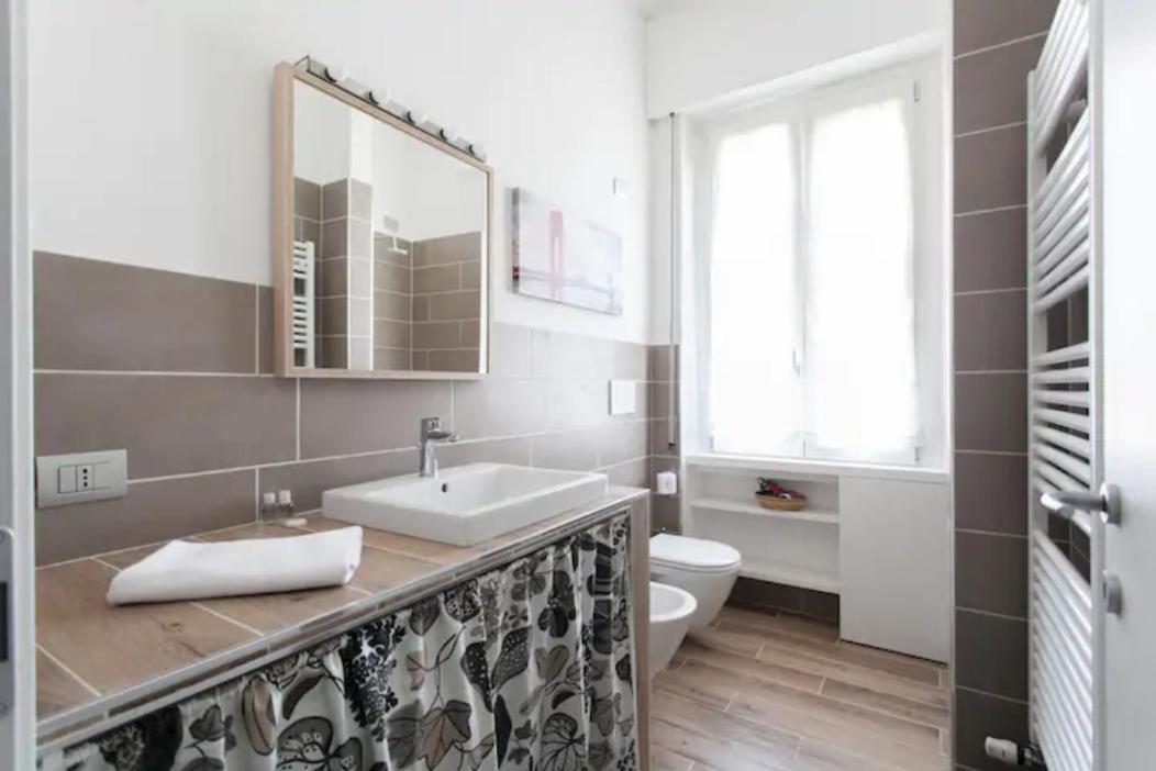 Piazzale Susa Bright Flat Con Veranda Milano Exterior foto