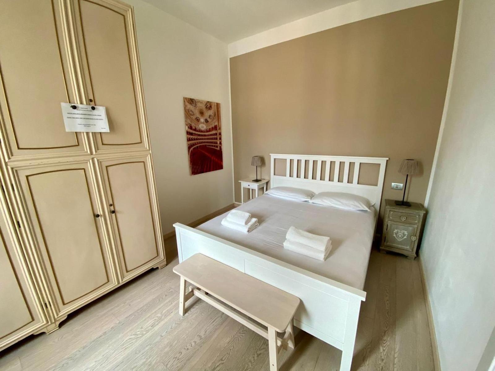 Piazzale Susa Bright Flat Con Veranda Milano Exterior foto